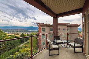 Corner Unit w Large Deck & Amazing View