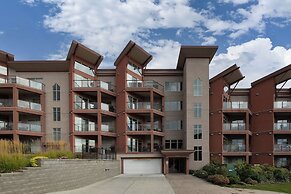 Corner Unit w Large Deck & Amazing View