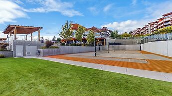 Corner Unit w Large Deck & Amazing View