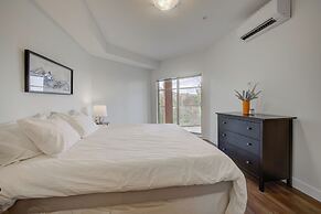 Corner Unit w Large Deck & Amazing View