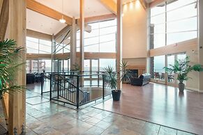 Corner Unit w Large Deck & Amazing View