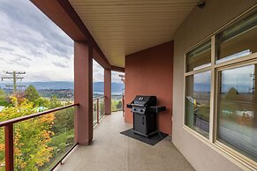 Corner Unit w Large Deck & Amazing View