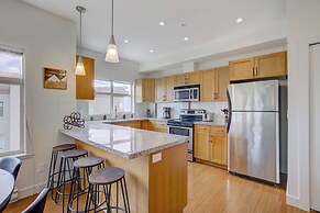 Corner Unit w Large Deck & Amazing View