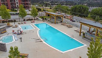 Corner Unit w Large Deck & Amazing View