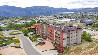 Corner Unit w Large Deck & Amazing View