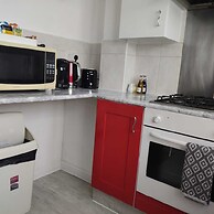 Captivating 3-bed Apartment in Romford