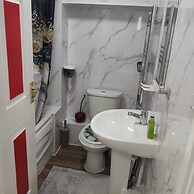 Captivating 3-bed Apartment in Romford