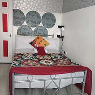 Captivating 3-bed Apartment in Romford