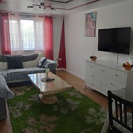 Captivating 3-bed Apartment in Romford