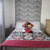 Captivating 3-bed Apartment in Romford