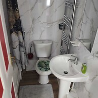 Captivating 3-bed Apartment in Romford