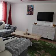 Captivating 3-bed Apartment in Romford