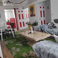 Captivating 3-bed Apartment in Romford