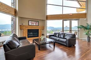 Top Floor Condo at Amenity Rich Resort