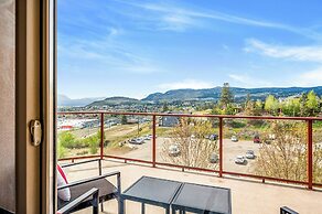 Top Floor Condo at Amenity Rich Resort