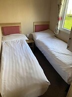 Budget 3-bed Caravan in Tunstall, Hull