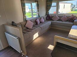 Budget 3-bed Caravan in Tunstall, Hull