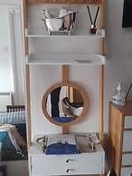 Marina View, South Facing Balcony Sunny Apartment