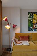 Stylish City Flat With Private Balcony