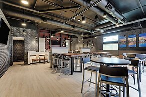 Drury Plaza Hotel Savannah Pooler