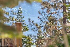 Private Cozy and Central Cabin with Deck by Sierra Getaways