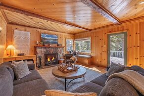 Private Cozy and Central Cabin with Deck by Sierra Getaways