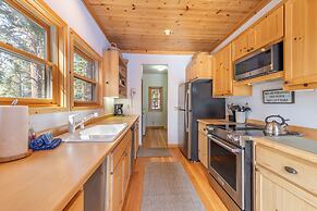 Private Cozy and Central Cabin with Deck by Sierra Getaways