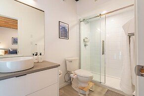 Truckee Container House by Sierra Getaways