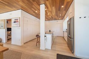 Truckee Container House by Sierra Getaways