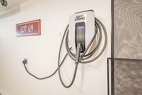 Truckee Container House by Sierra Getaways