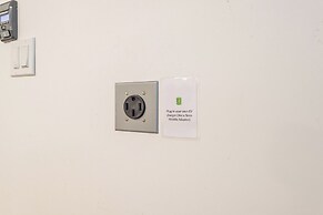 Truckee Container House by Sierra Getaways