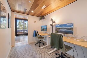 Truckee Container House by Sierra Getaways