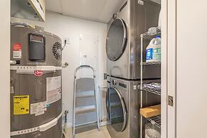 Truckee Container House by Sierra Getaways