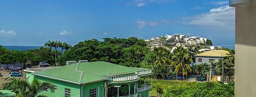 Your quaint home just steps from beach