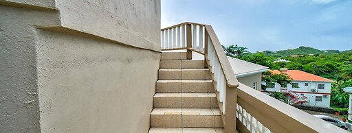 Your quaint home just steps from beach