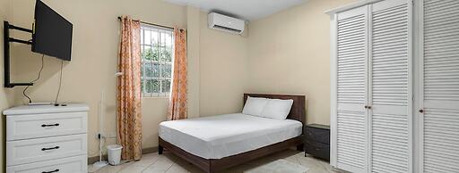 Your quaint home just steps from beach