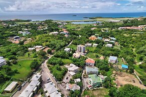 Your quaint home just steps from beach