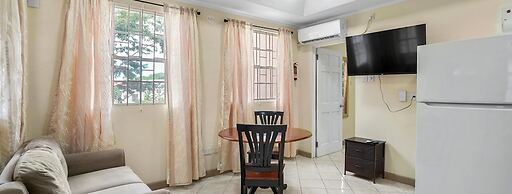 Your quaint home just steps from beach