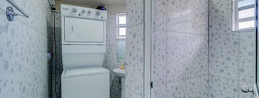 Your quaint home just steps from beach