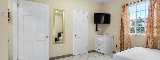 Your quaint home just steps from beach