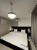 Stylish Luxe Apartment