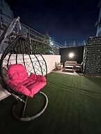 Stylish Luxe Apartment