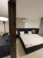 Stylish Luxe Apartment