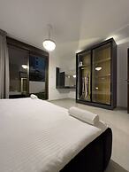 Stylish Luxe Apartment