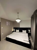 Stylish Luxe Apartment