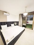 Stylish Luxe Apartment