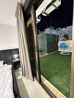 Stylish Luxe Apartment