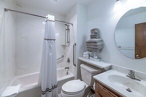 Pend Oreille Shores Resort