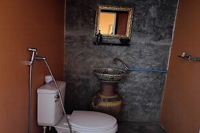 Kuan Khan Lao The Nine Bistro