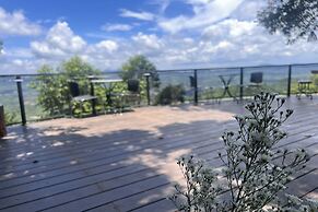 Kuan Khan Lao The Nine Bistro